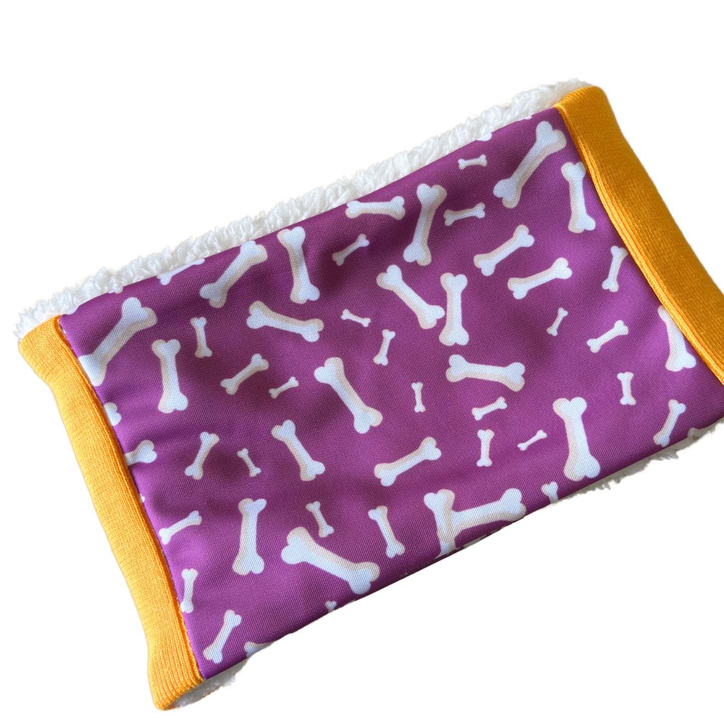 Cuello con peludito para Perro huesitos fondo morado
